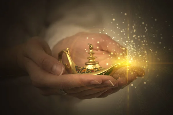 Lâmpada Aladino Uma Lâmpada Mágica Realização Desejos Partículas Mágicas — Fotografia de Stock