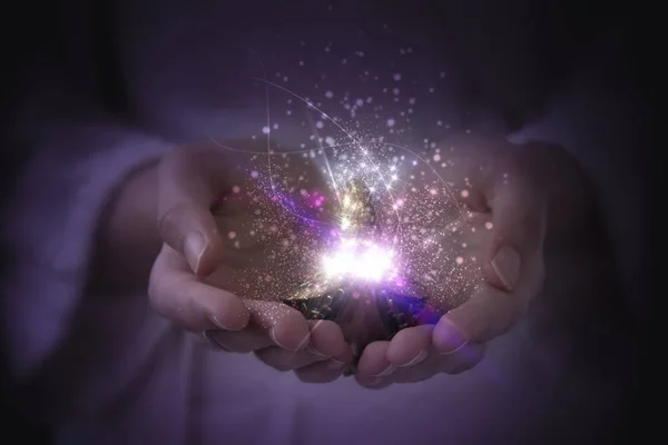 阿拉金灯 一个实现欲望的魔术灯 魔术粒子 — 图库照片