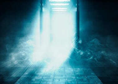 Duvarları tuğlalı ve beton kiremitleri olan boş bir odanın arka planı. Asansör kapılarını açın. Mavi neon ışığı, spot ışığı, lazer şekilleri, duman.