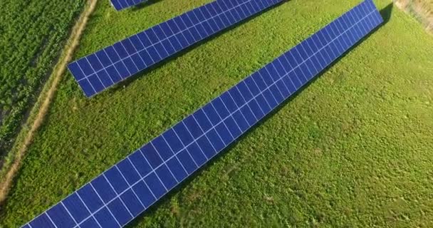 Vzdušný Let Nad Solární Panel Hřišti Slunečný Den Itálie Toskánsko — Stock video