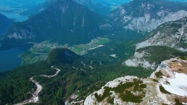 地标的空中看法在奥地利的山 Obertaun 观景台5指 — 图库视频影像