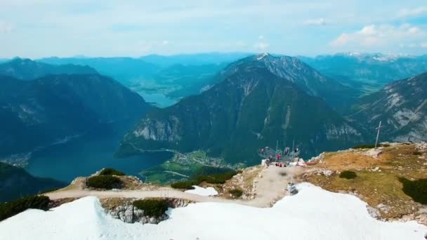 Aerial Panoramic View View Observation Deck Snowy Mountains Flying Paraglider — Stock Video