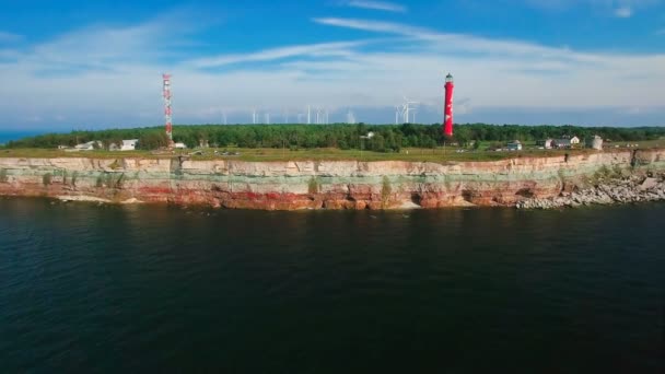 Luchtfoto Vliegen Langs Kust Met Uitzicht Kustlijn Met Kliffen Uit — Stockvideo