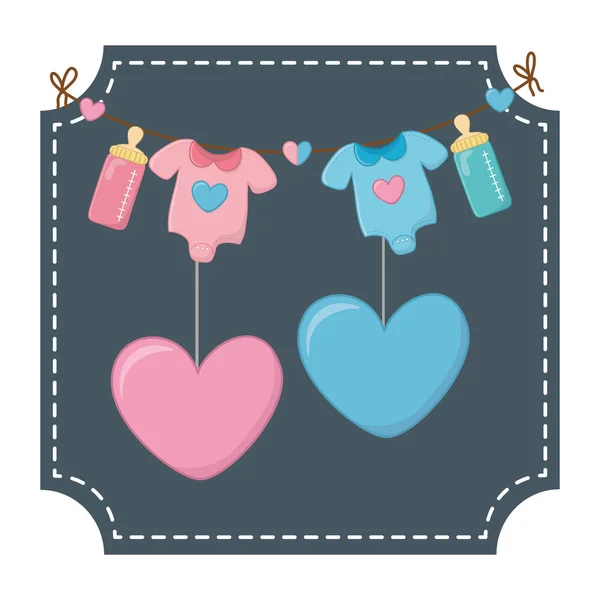 Illustration vectorielle de vêtements pour bébés et cœurs — Image vectorielle