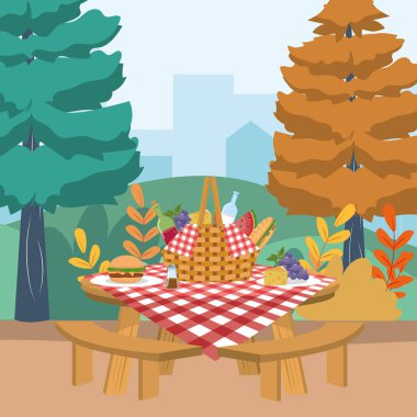 Orman tasarımında piknik sepeti