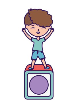 Mutlu çocuklar günü, oyuncak çizgi filminde oynayan küçük çocuk.