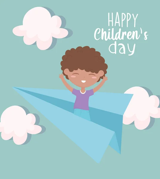 Feliz día de los niños, niño jugando en el cielo plano de papel de dibujos animados — Vector de stock