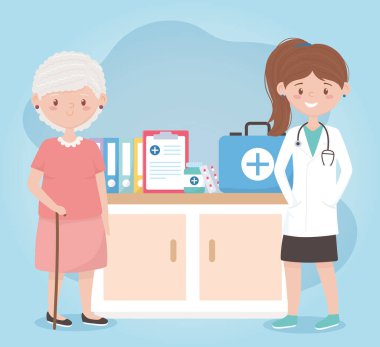 Tıbbi raporları olan kadın doktor ve büyükanne ilaç şişesi reçetesi, doktorlar ve yaşlılar