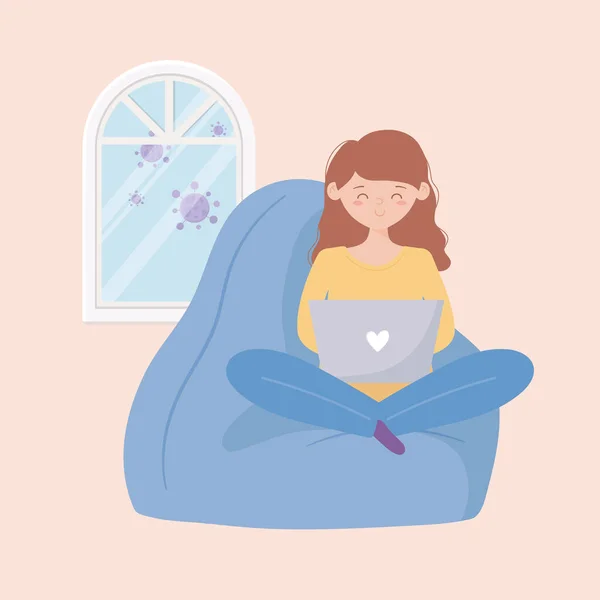 Cuarentena estancia en casa, mujer usando el ordenador portátil sentado en la silla de dibujos animados — Archivo Imágenes Vectoriales