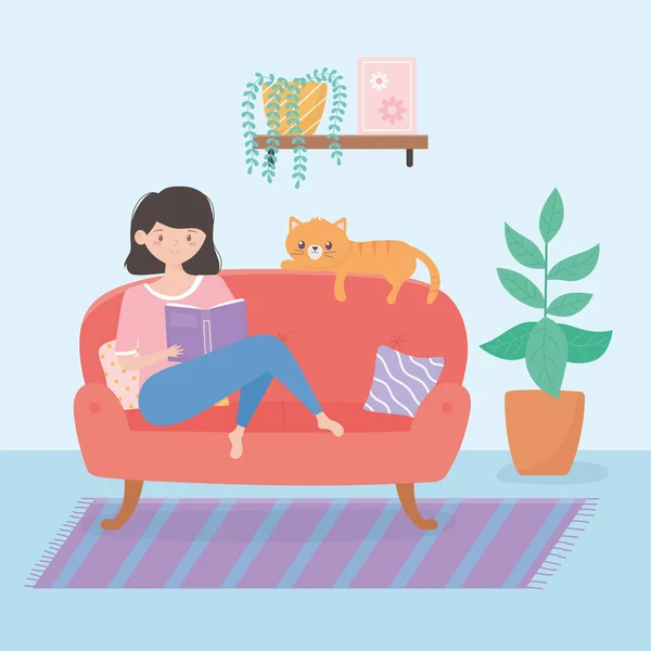 Карантин пребывание на дому, женщина с книгой и кошкой на диване гостиной мультфильм — стоковый вектор
