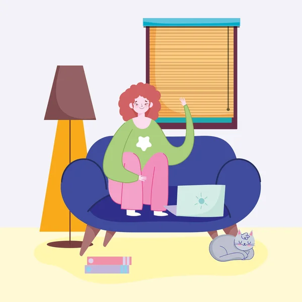 Zdalna praca, młoda kobieta z laptopem na sofie kot lampa okienna — Wektor stockowy