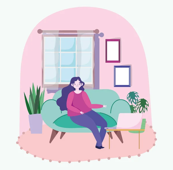 Работает дистанционно, молодая женщина сидит на диване с ноутбуком комната растений окно — стоковый вектор