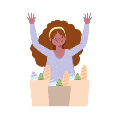 İnsanlar alışveriş yapıyor, bir sürü kağıt torbası olan genç bir kadın süpermarkette.