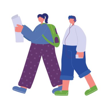 Sırt çantalı bir kadın ve telefonda yürüyen bir çocuk.