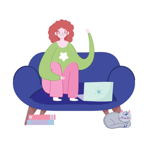 Trabajando a distancia, mujer joven con ordenador portátil en los libros de sofá y el gato — Vector de stock