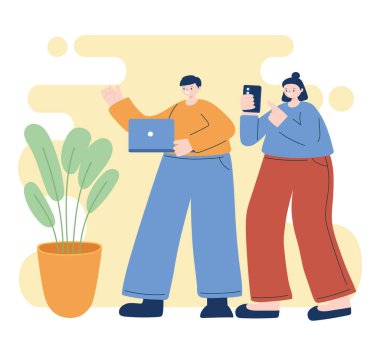 Akıllı telefonu ve dizüstü bilgisayarı olan kadın ve erkek.