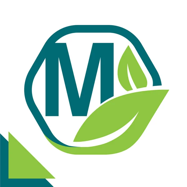 Абстрактний логотип концепція листя, навколишнє середовище, здорова, зелена технологія з комбінацією літери M — стоковий вектор