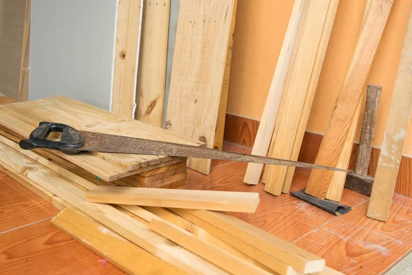 Eski ahşap kazık ile gördüm