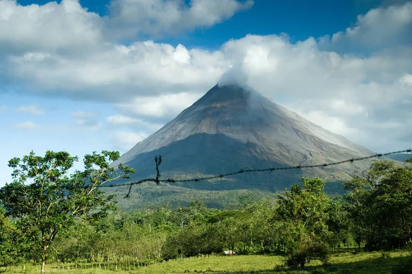Вид на вулкан Ареналь — стоковое фото