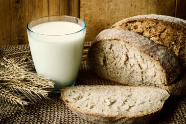 Süt ve ekmek sağlıklı beslenme