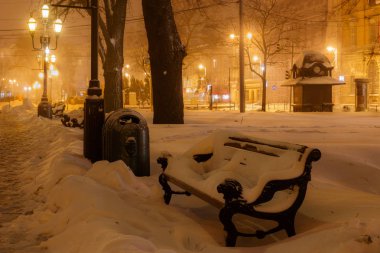 Gece kış şehri Lviv