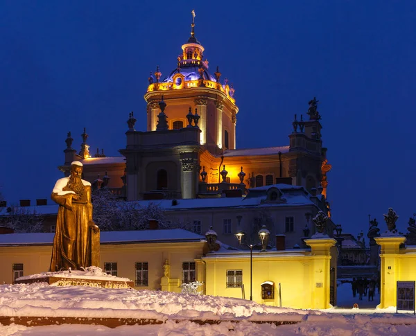 Foto noturna da Igreja em Lviv — Fotografia de Stock