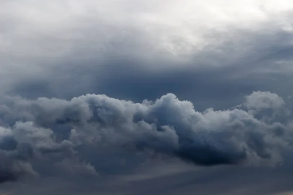 Güzel Gri Yağmur Bulutları — Stok fotoğraf