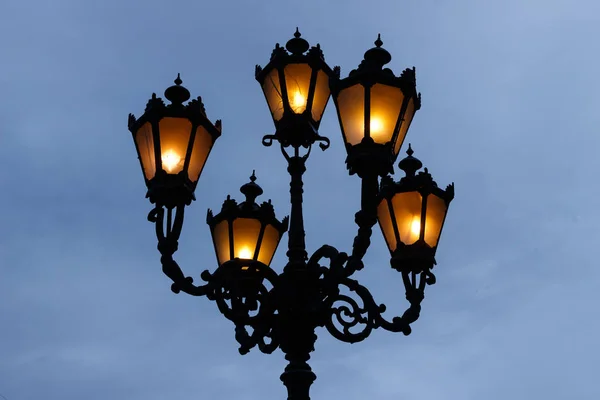 Beautiful Old City Lantern Light Background — Stock Photo, Image