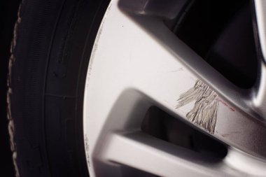 Kiralık Tekerlekler bekleyen tamir aşındırmanızı