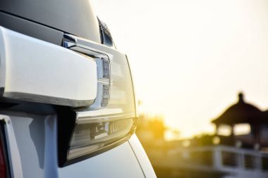 Stop lambası modern ve zarif arabayı kapat.