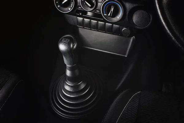 Gear stick of manual transmission of car with 6-speed and revers position. — Stock Photo, Image
