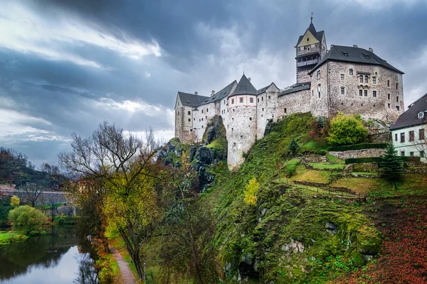 Blick auf die Burg Loket, Tschechische Republik Stockfoto