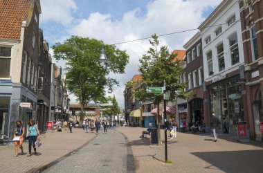 Zwolle tipik Hollanda alışveriş caddesi