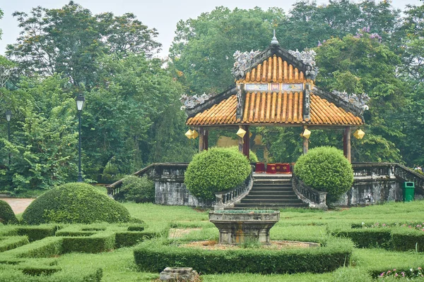 Tradycyjne wietnamskie pawilon w imperial city, Hue, Wietnam. — Zdjęcie stockowe