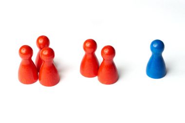 Üç grup oyun şekiller. Konsept çalışması veya meydan okuma için. Beyaz arka plan üzerinde izole.