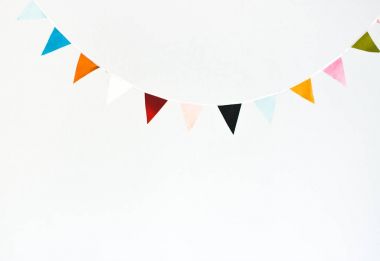Renkli bayrak garland