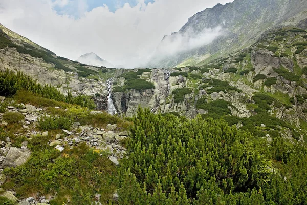 Höga Tatrabergen - Mlynicka valley, Slovakien. — Stockfoto