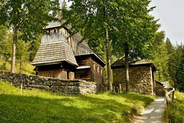 St Elizabeth ahşap kilise, Zabrezie.