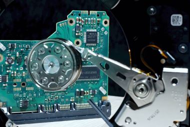 Sabit Disk sürücüsü - donanım elektronik kontrol.