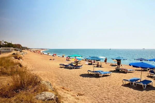 Akdeniz Malgrat de Mar - Costa del Maresme, İspanya yakınındaki kumsalda.