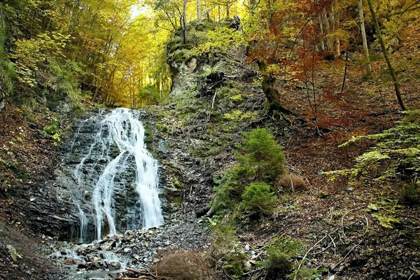 Ruzomberok - Cutkovska Valley, Jamisne watterfall in Cutkovska vallei. — Stockfoto