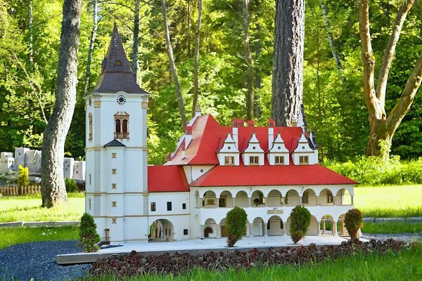 Liptovsky Jan, Eslováquia - 28 de maio. 2017: Miniatura da Prefeitura Antiga de Levoca na proporção 1: 25. Eslováquia bonita . — Fotografia de Stock
