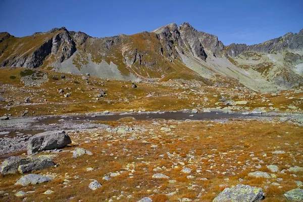 Uno dei laghi di Hincove negli Alti Tatra . — Foto Stock