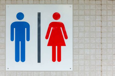 Seramik duvarda tuvalet tabelası