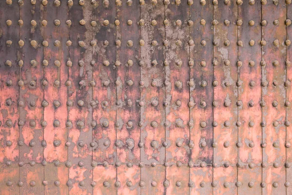 古庙中的旧铁墙 — 图库照片