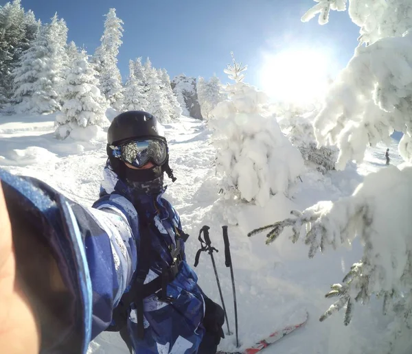 Berg skiën in Roemenië — Stockfoto