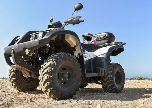 ATV offroad on sea and sky background — Stock Photo, Image