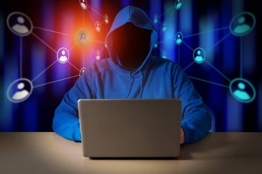 Bilgisayar korsanı veri--dan laptop çaldı. 