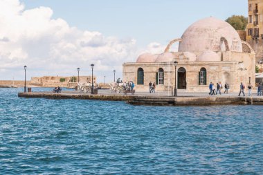 Hanya, Girit - 04 Kasım, 2017: Eski Venedik liman Chania içinde