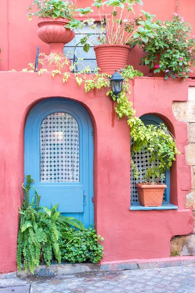 Hermosa calle en Chania, isla de Creta, Grecia . — Foto de Stock